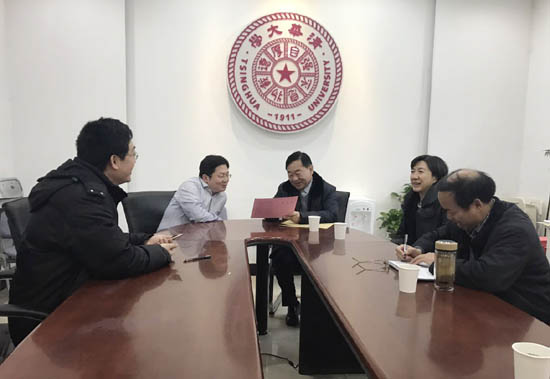 图一：朱玉山主任与清华大学招办主任刘震座谈交流.jpg