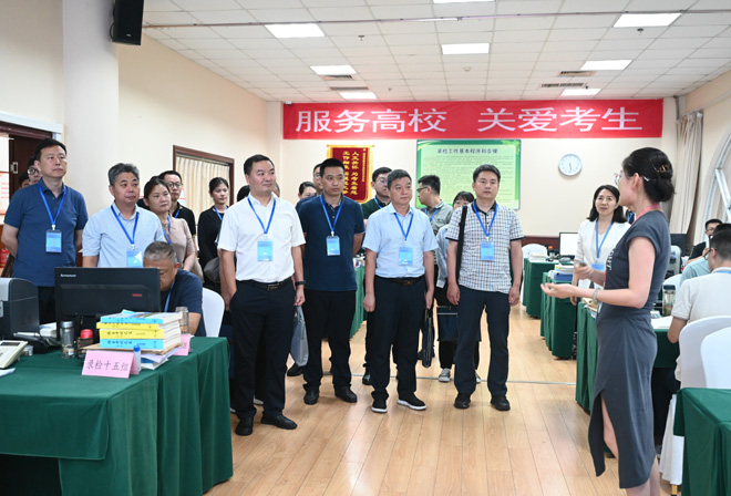 调研指导我省高招录取工作2.jpg